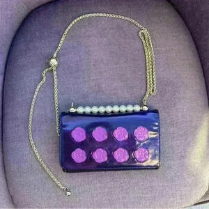 CHANEL Iridescent Camellia Makeup Palette CC Logo Patent Leather Bifold Wallet